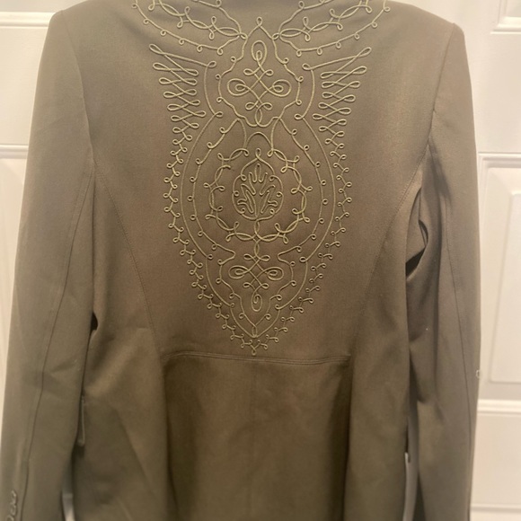 Vertigo Ladies Blazer.  Pre-Owned but never worn.  Large Eith back embroidered. - Picture 5 of 9
